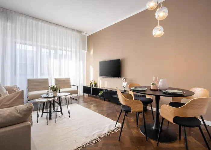 Elite One Bedroom Old Town